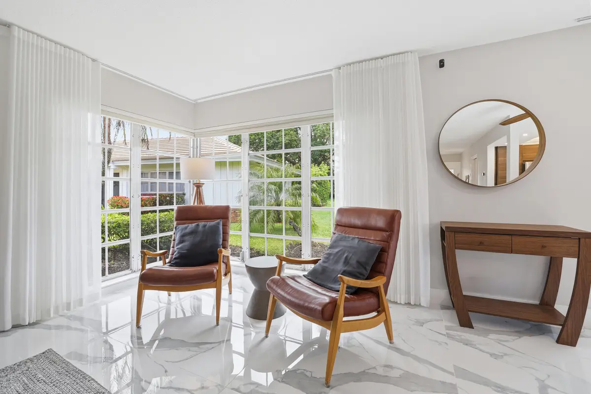 Sitting Area at 103 Villa Circle, Atlantis