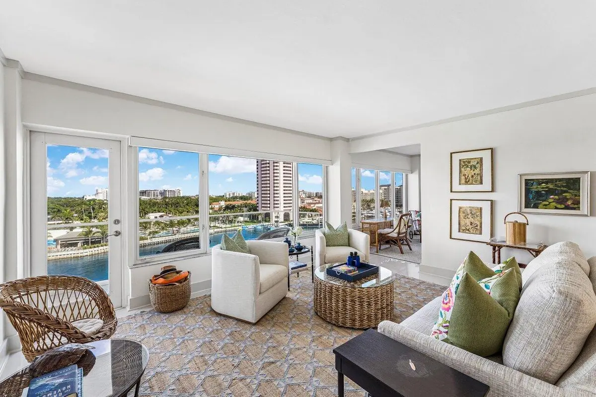 Living Room at 701 E Camino Real Apt 9g, Boca Raton