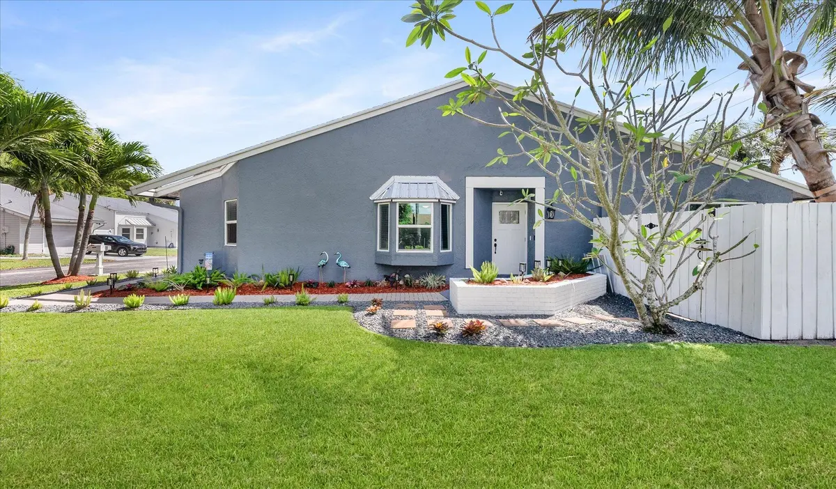 View of Entry at 1 Hawthorne Lane, Boynton Beach