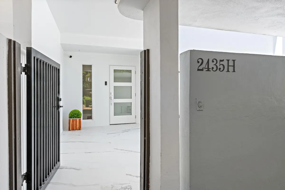 WELCOME TO TOWNHOUSE 2435 H at 2435 Presidential Way H, West Palm Beach