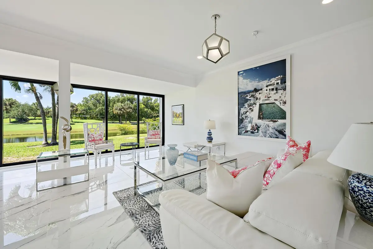 LIVING ROOM at 2435 Presidential Way H, West Palm Beach