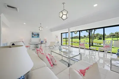 2435 Presidential Way H, West Palm Beach – Townhouse for sale