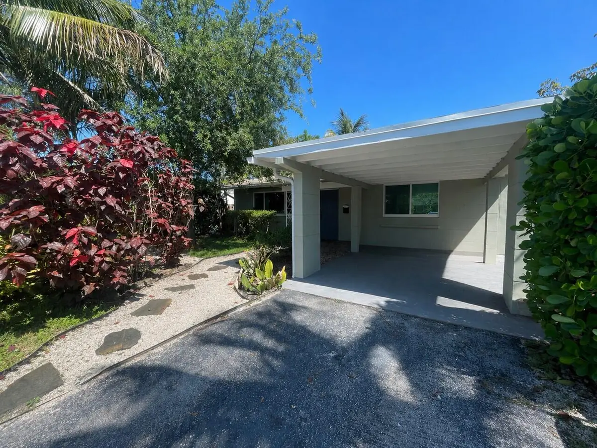 Front cleared at 61 NE 46th Street, Oakland Park