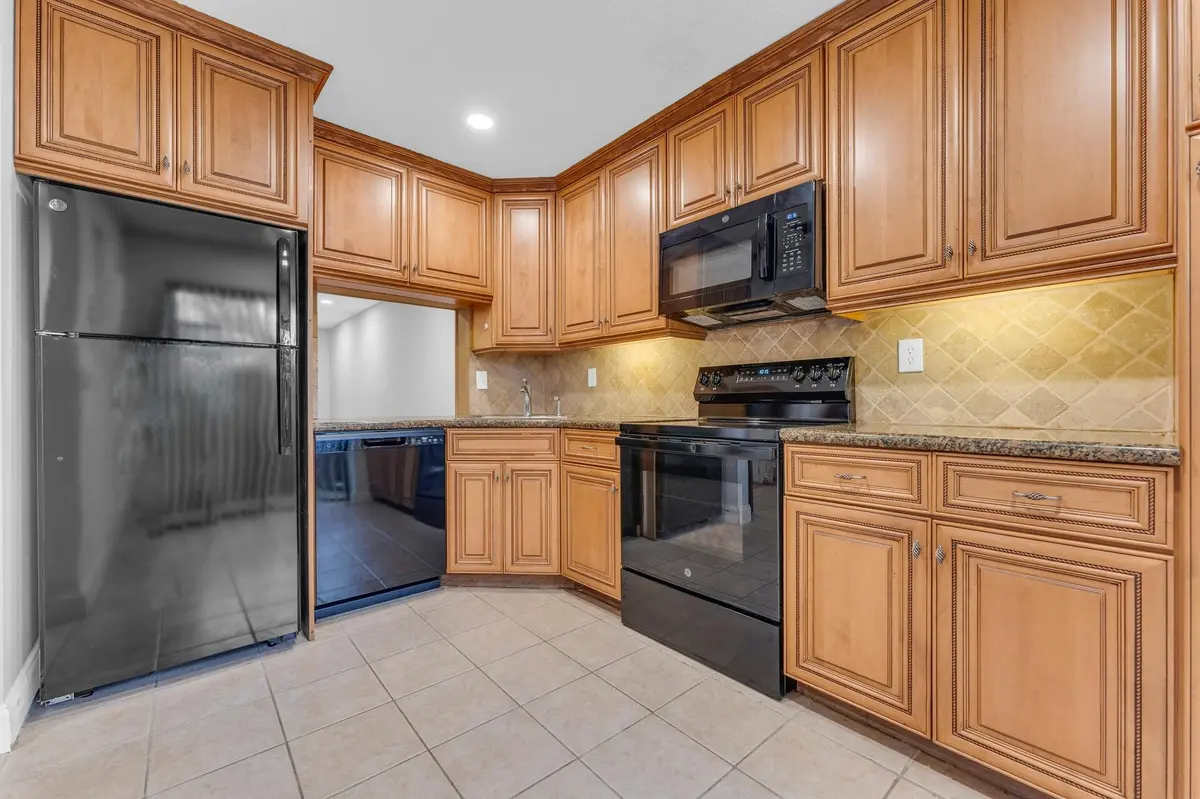 Kitchen at 4314 Carambola Circle, Coconut Creek