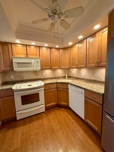 101 Briny Avenue 906, Pompano Beach – sold