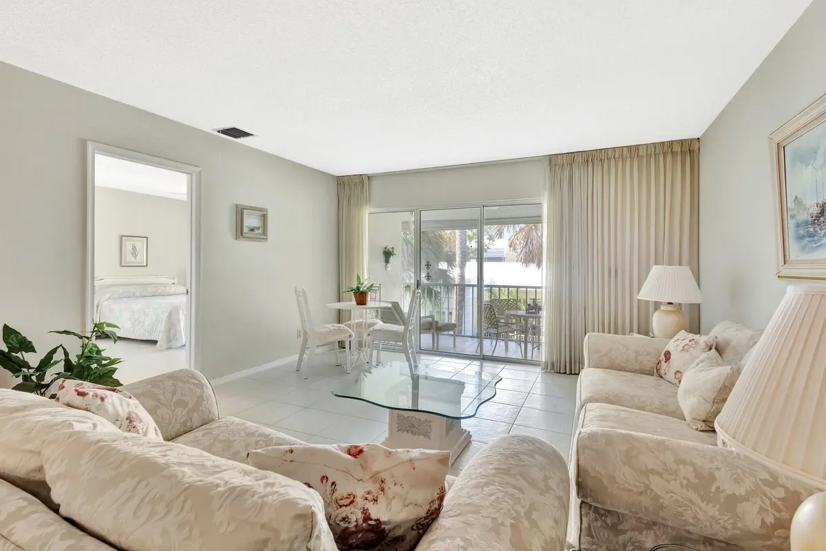 1 (11) at 1600 SE Saint Lucie Boulevard 211, Stuart