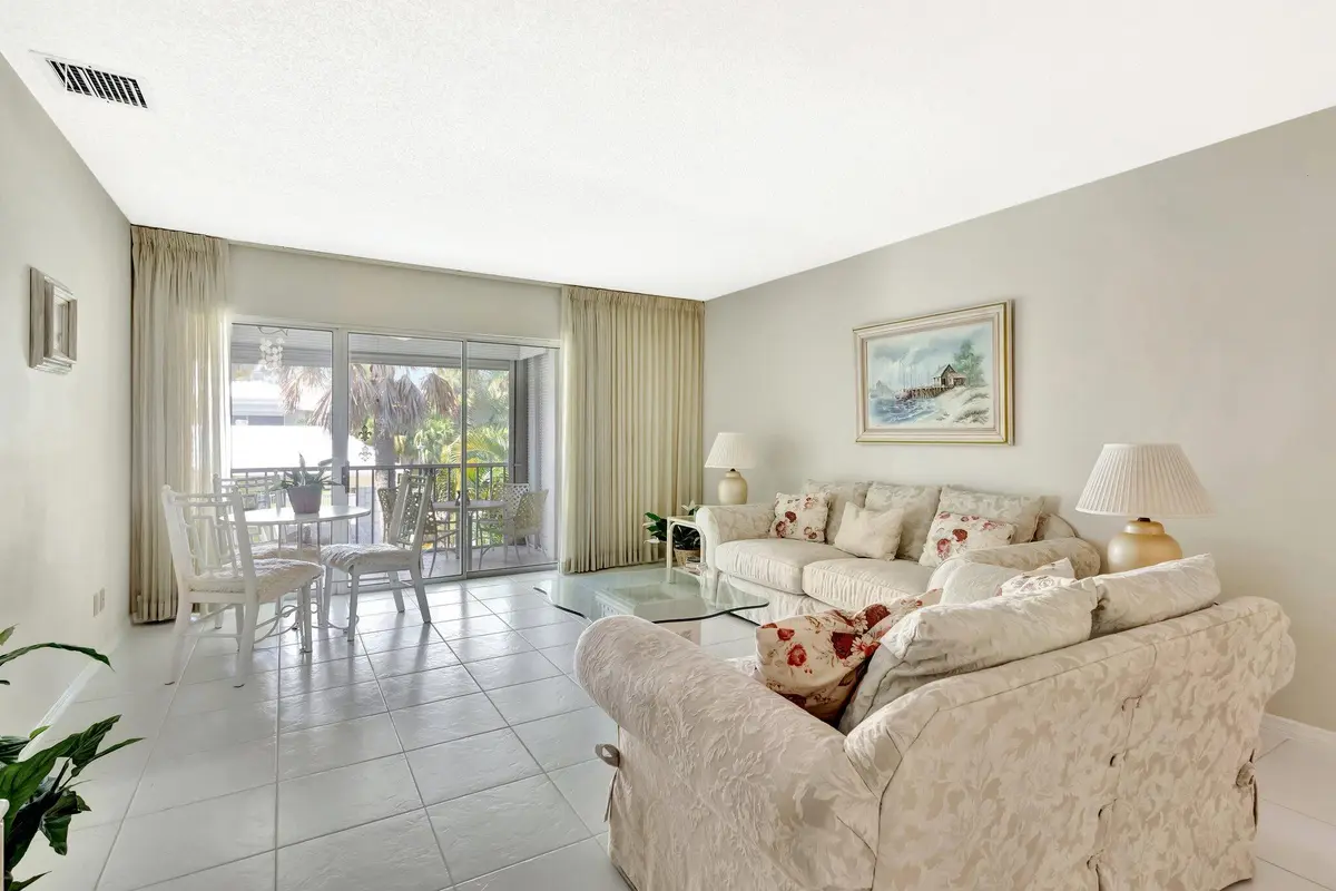 1 (12) at 1600 SE Saint Lucie Boulevard 211, Stuart