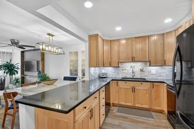 1502 S Lakeside Drive 214, Lake Worth Beach – Condominium for rent
