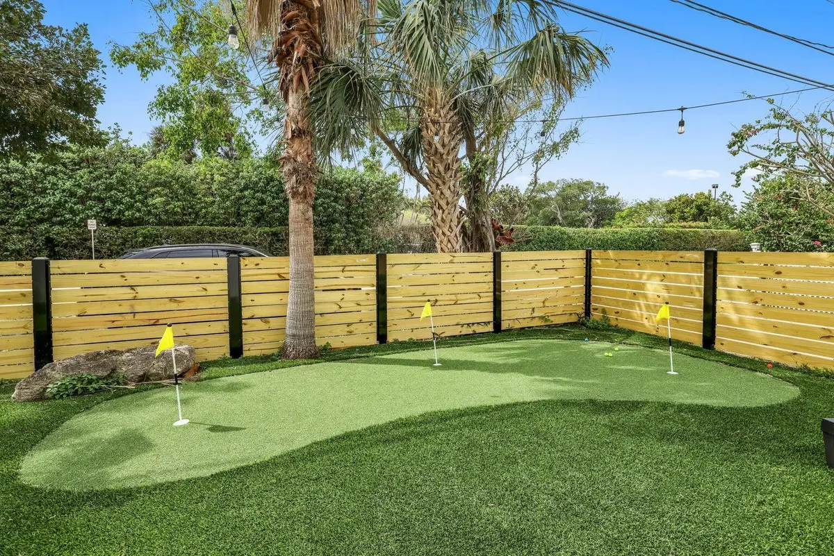 Putting Green at 4603 N Ocean Boulevard, Boynton Beach