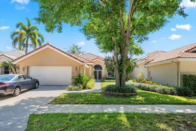 178 Hampton Place, Jupiter – Single Family Residence for sale