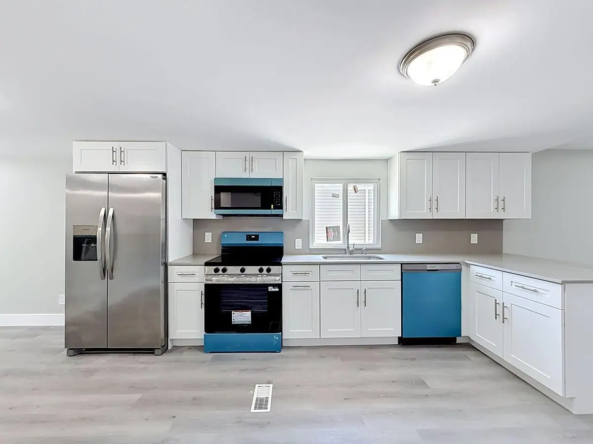 QGzUQ0MA at 2611 E Marina Drive, Dania Beach