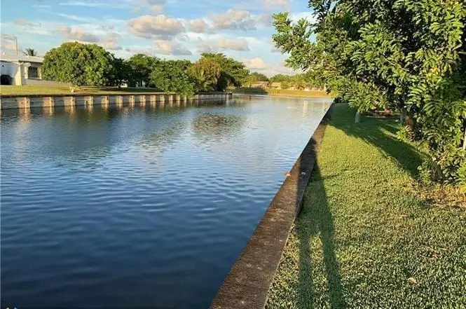 3_77761226_34_1777597113 at 6703 NW 73rd Street, Tamarac