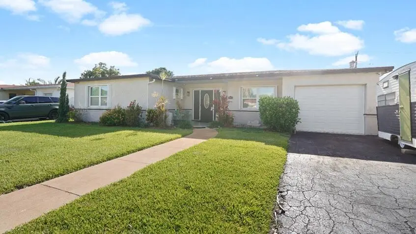 DSC00517 at 4325 NW 36th Way, Lauderdale Lakes