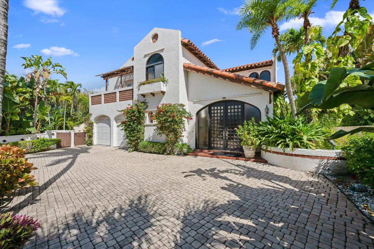 Exterior Front at 23 Sloans Curve Drive, Palm Beach