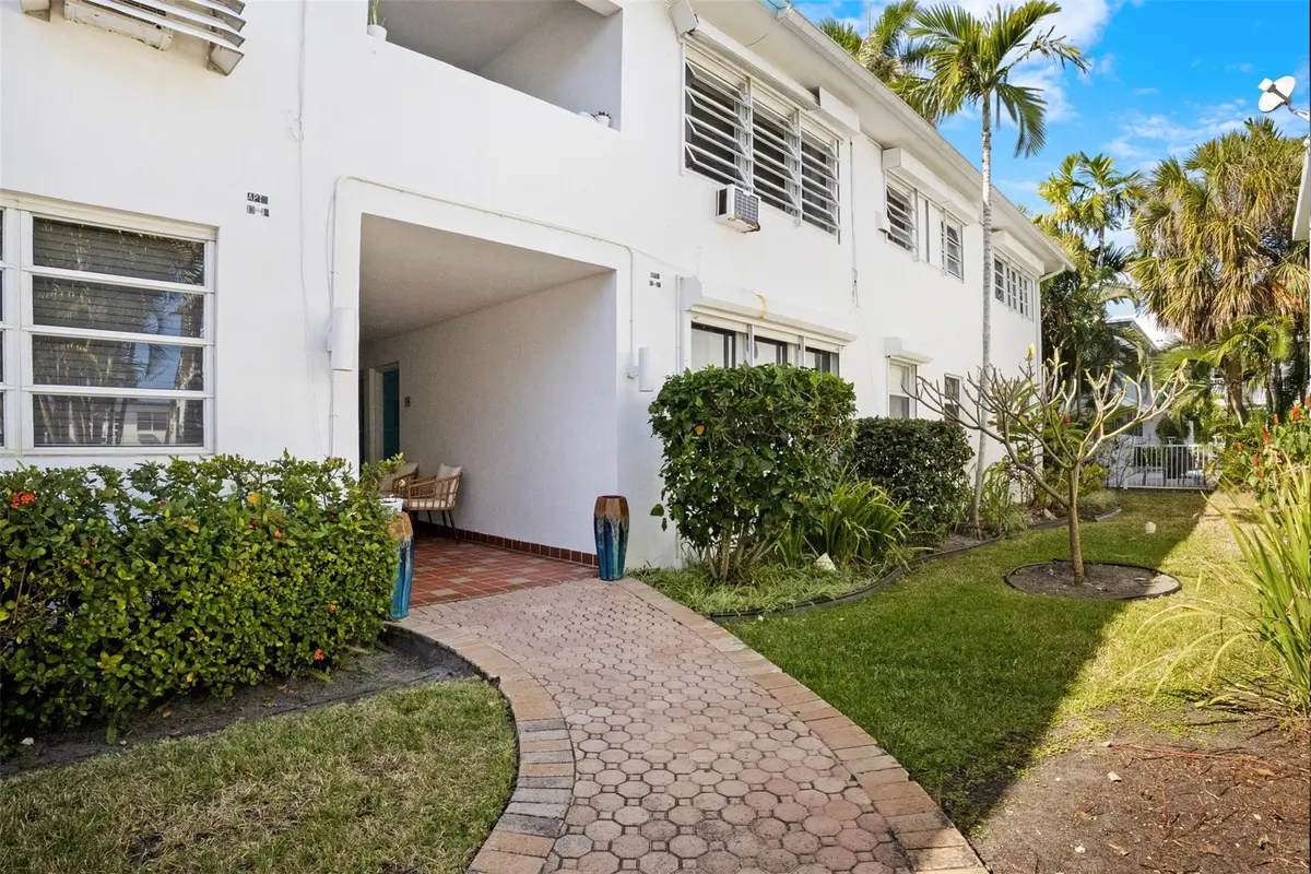 Photo 2 at 625 Orton Avenue 18, Fort Lauderdale
