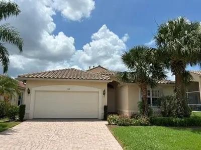 360 NW Shoreline Circle, Port St. Lucie – Single Family Residence for rent
