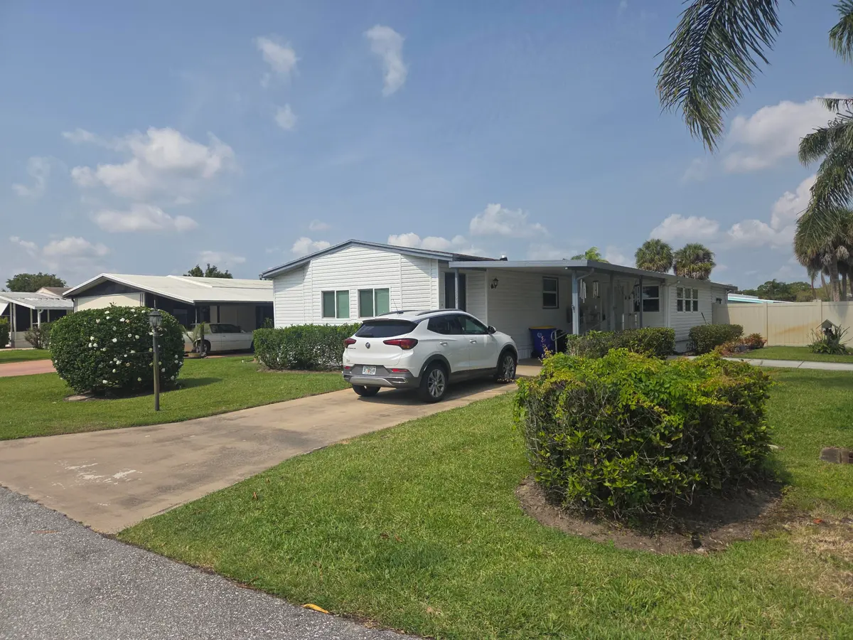 front 2 at 7750 SE Shenandoah Drive, Hobe Sound