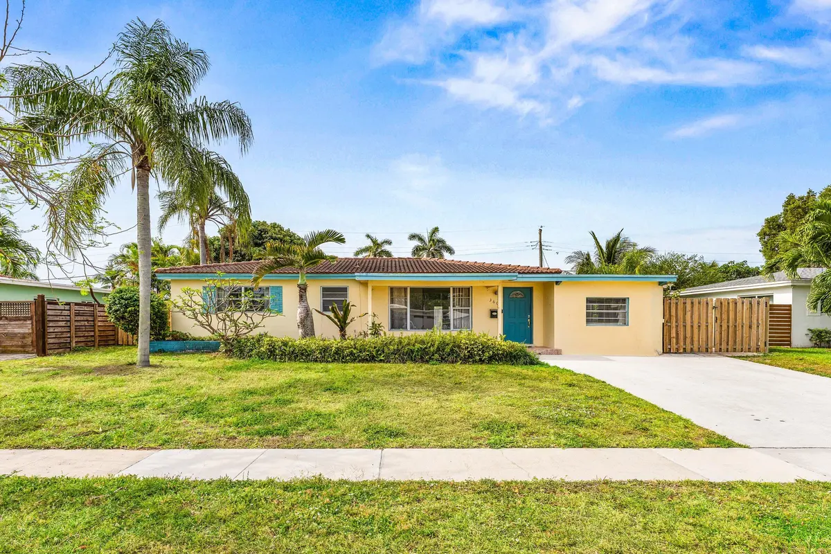 Exterior at 360 NE 23rd Way, Boca Raton