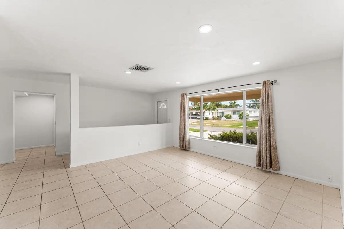 Living Room at 360 NE 23rd Way, Boca Raton