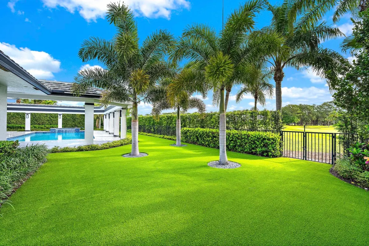 Backyard right at 13220 Sabal Chase, Palm Beach Gardens