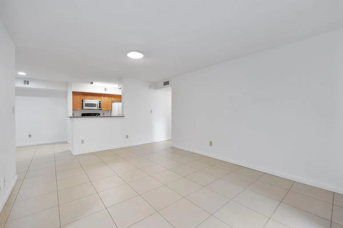 875_Riverside_Dr_u710_005 at 875 Riverside Drive 710, Coral Springs
