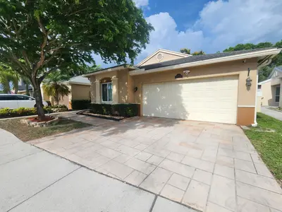 250 E Riverbend Drive, Sunrise – leased