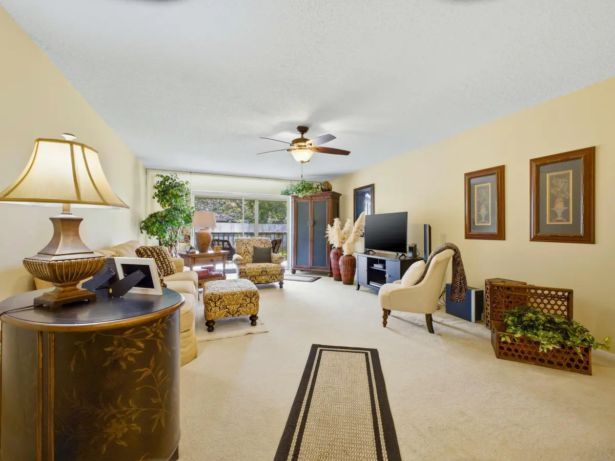Living at 6625 S Oriole Boulevard 2040, Delray Beach