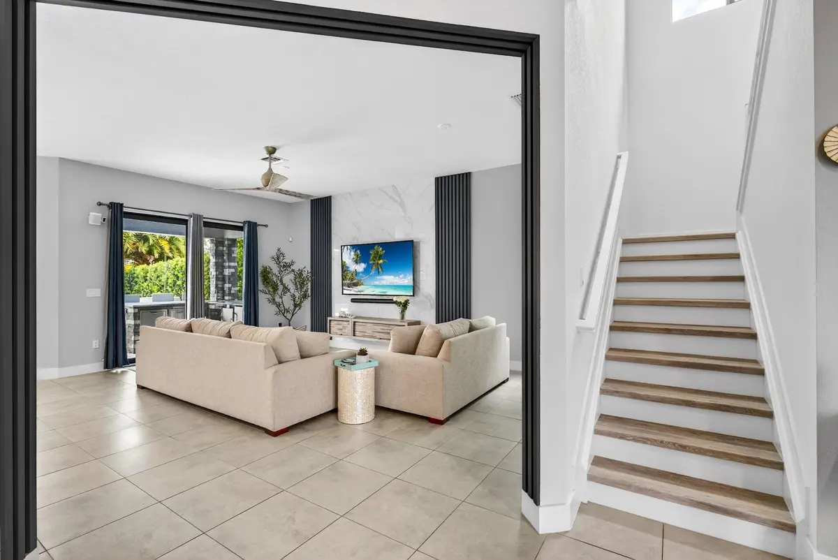 Entry Living room at 8612 Prospect Lane, Parkland