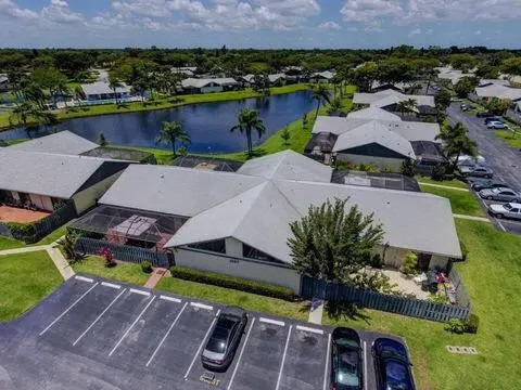 B53733DE-CAD1-4959-BD90-889B3DBF0C06_4_5 at 1148 Summit Trail Circle D, West Palm Beach