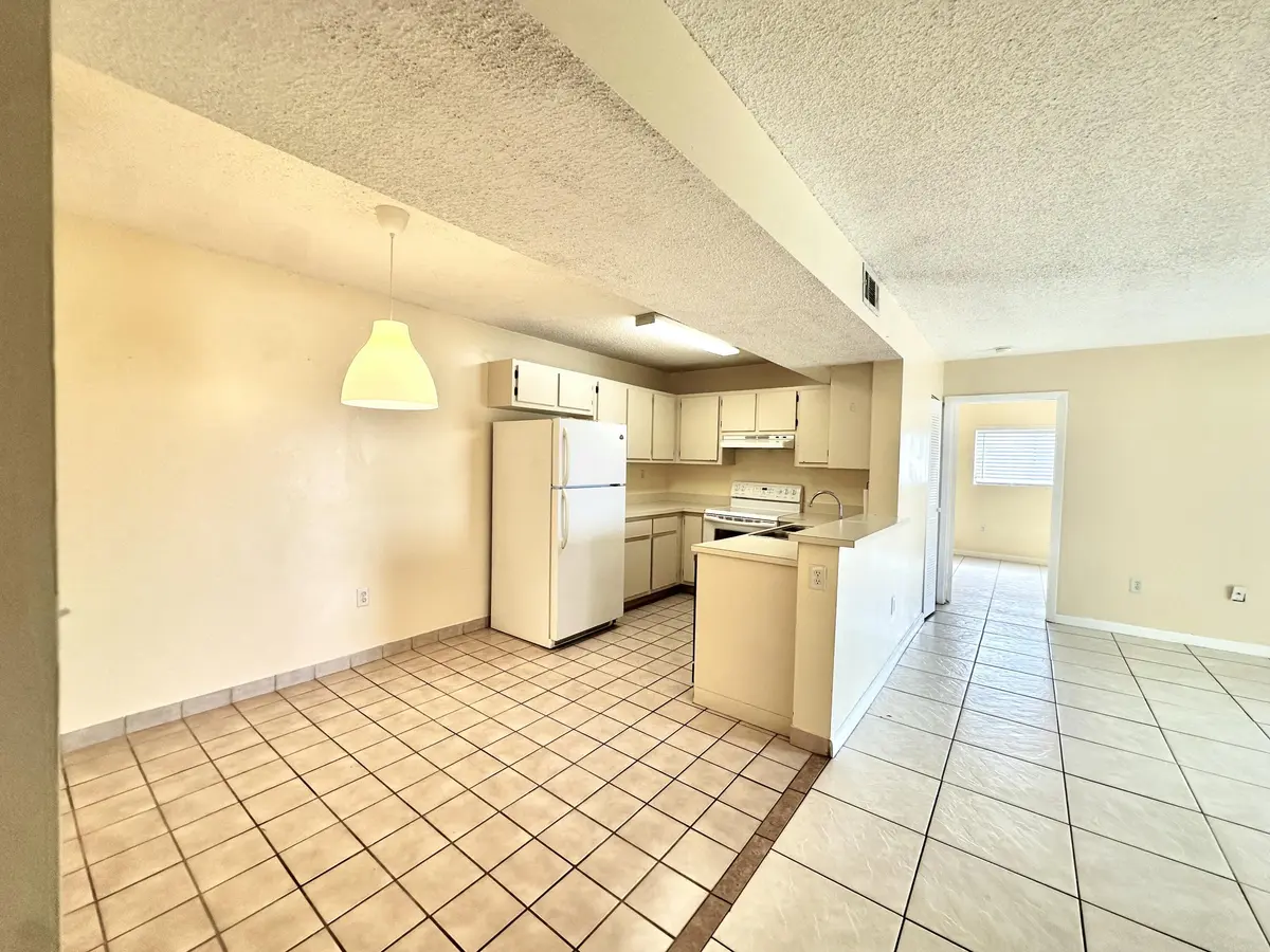 IMG_5284 at 251 W Palm Cir W 206, Pembroke Pines