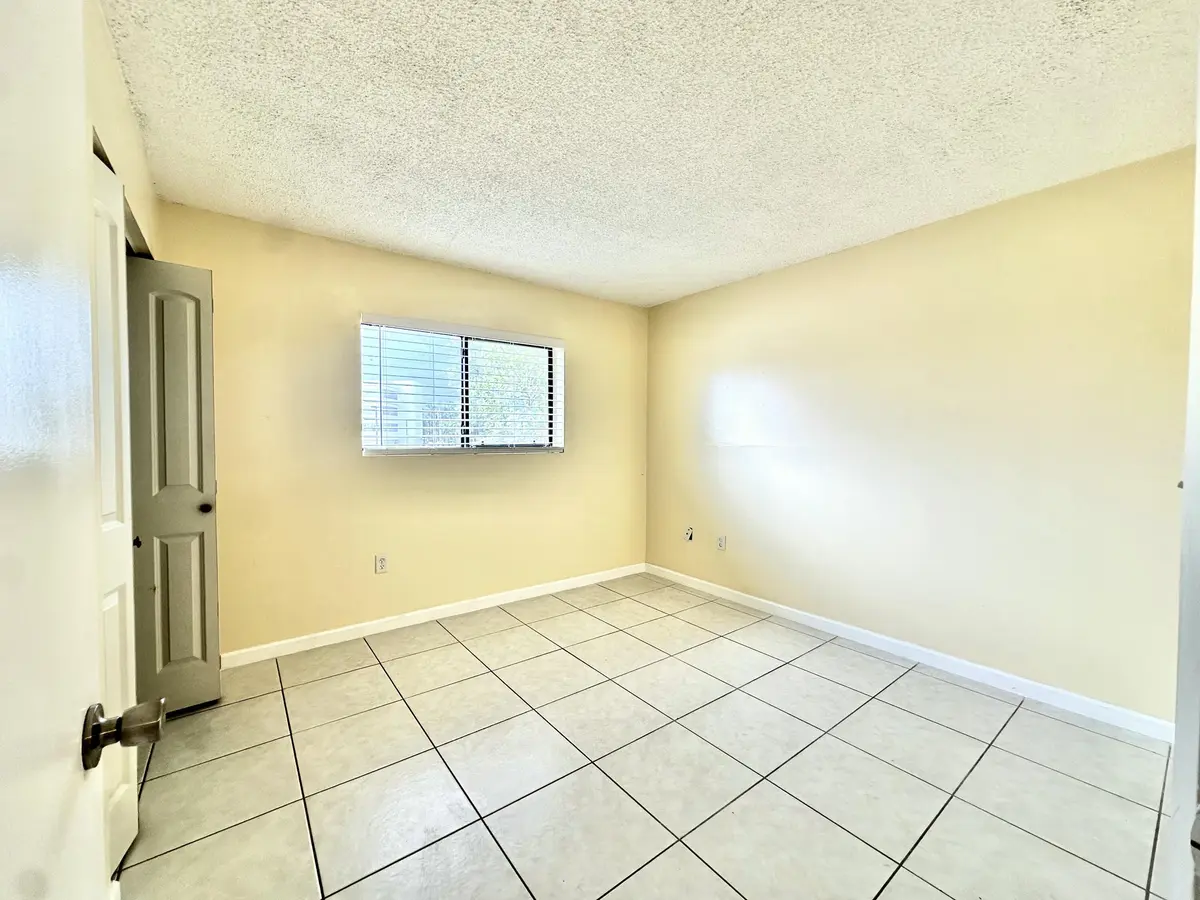 IMG_5287 at 251 W Palm Cir W 206, Pembroke Pines