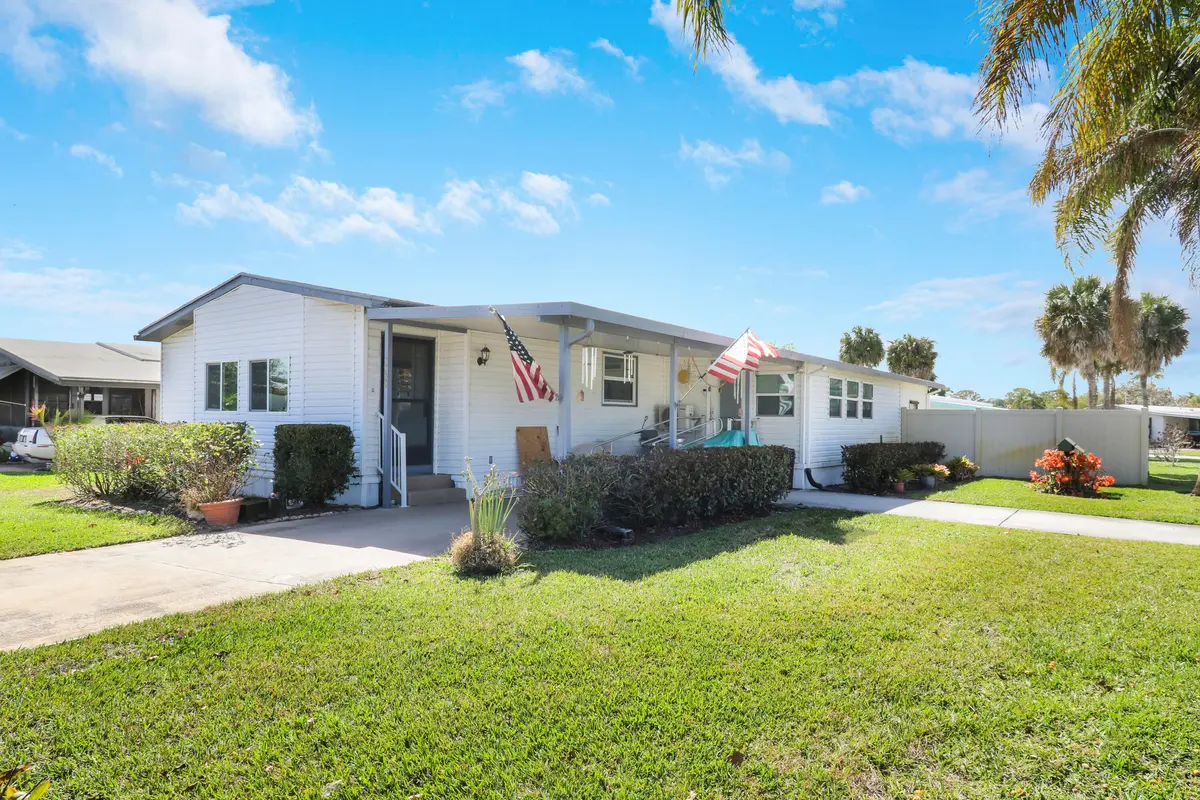 front 3 at 7750 SE Shenandoah Drive, Hobe Sound