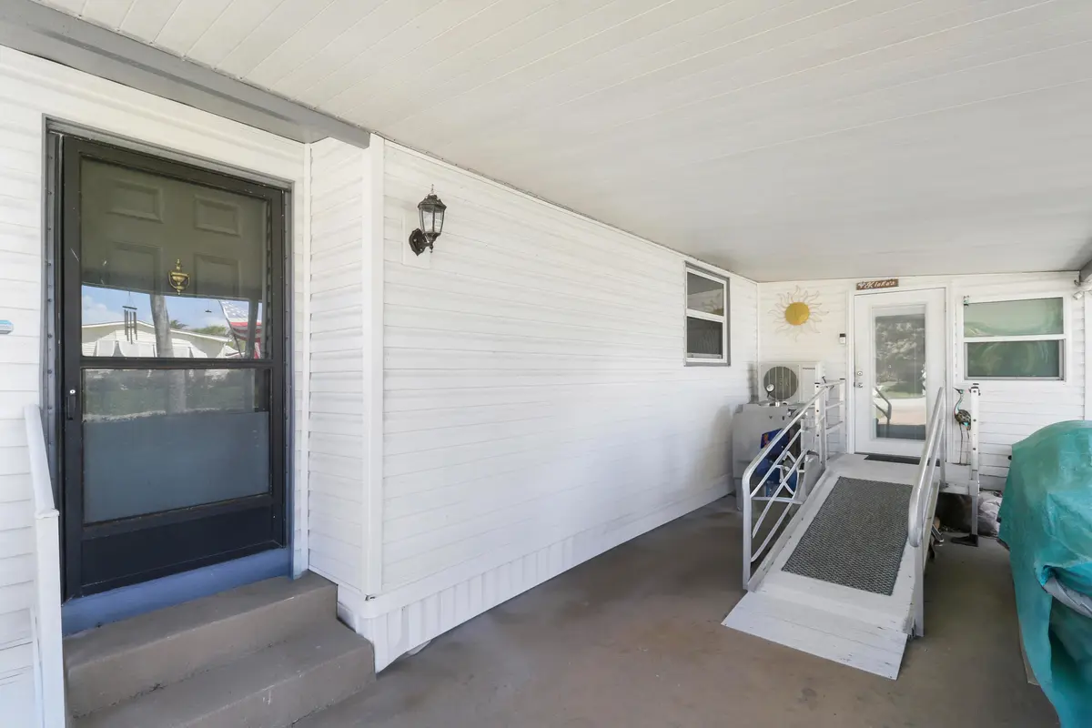 carport at 7750 SE Shenandoah Drive, Hobe Sound