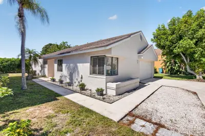 7 Kyle Way, Boynton Beach – sold