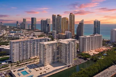230 174th Street 2402, Sunny Isles Beach – sold