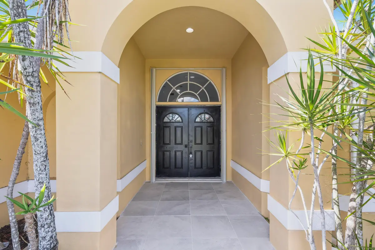 104_Oxford_Ct_006 at 104 Oxford Court, Royal Palm Beach