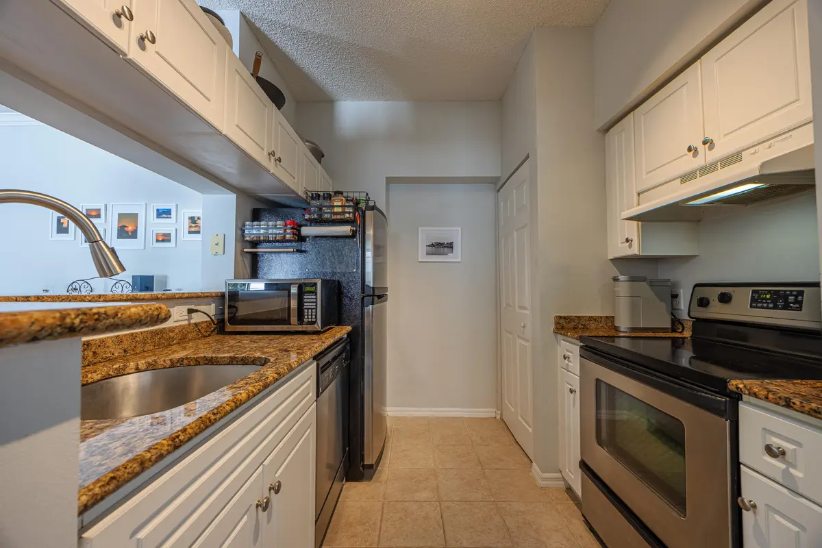 153A0036-HDR at 2412 Tuscany Way, Boynton Beach