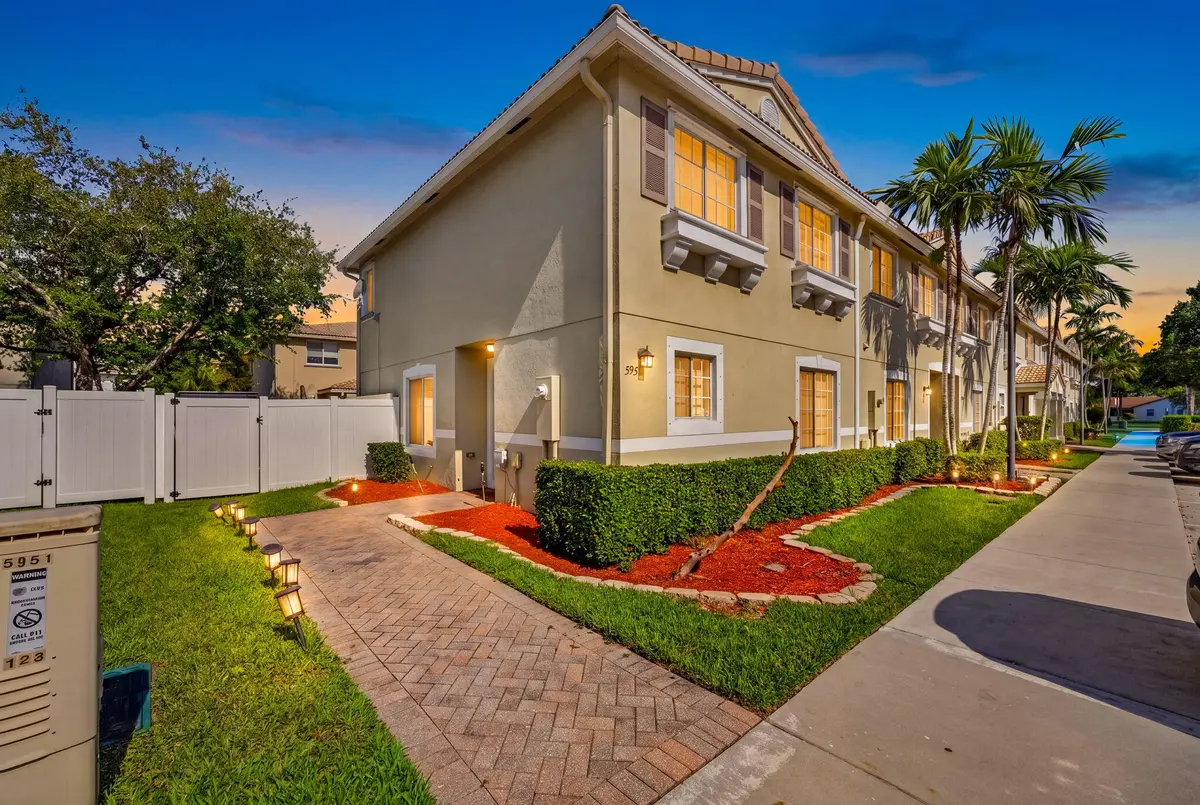 1-web-or-mls-hf_20260502_010226_3a840465 at 5951 Manchester Way, Tamarac