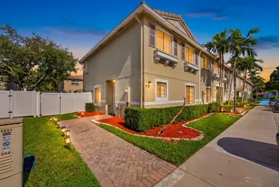 5951 Manchester Way, Tamarac – Townhouse for sale
