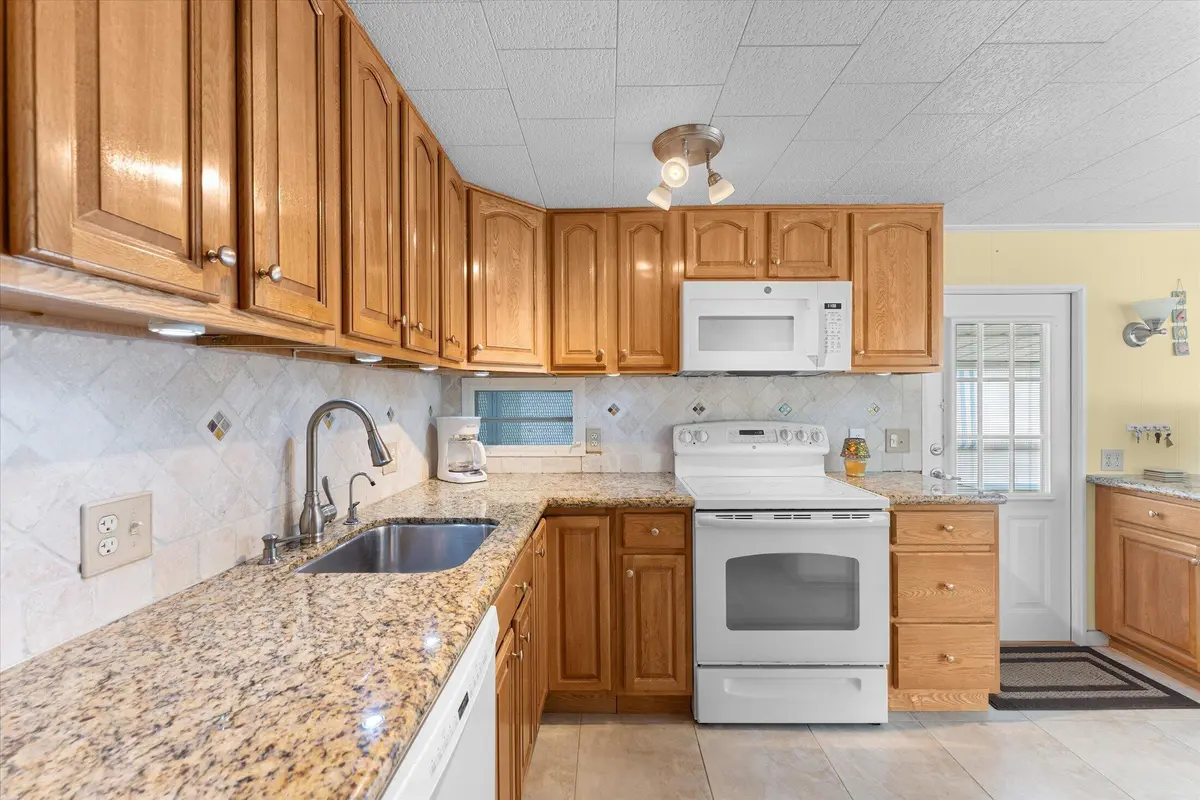 04-8630 SW 21st Ct, Davie-18 at 8630 SW 21st Court, Davie