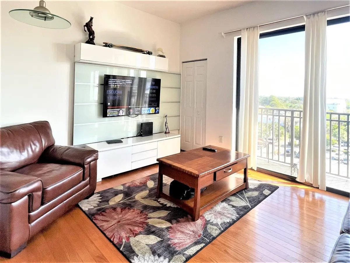Photo 4 at 511 Lucerne Avenue 616, Lake Worth Beach