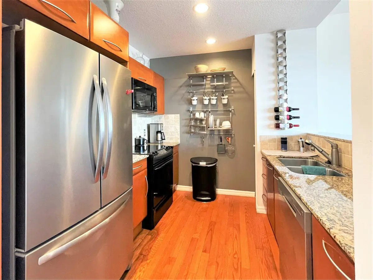 Photo 7 at 511 Lucerne Avenue 616, Lake Worth Beach