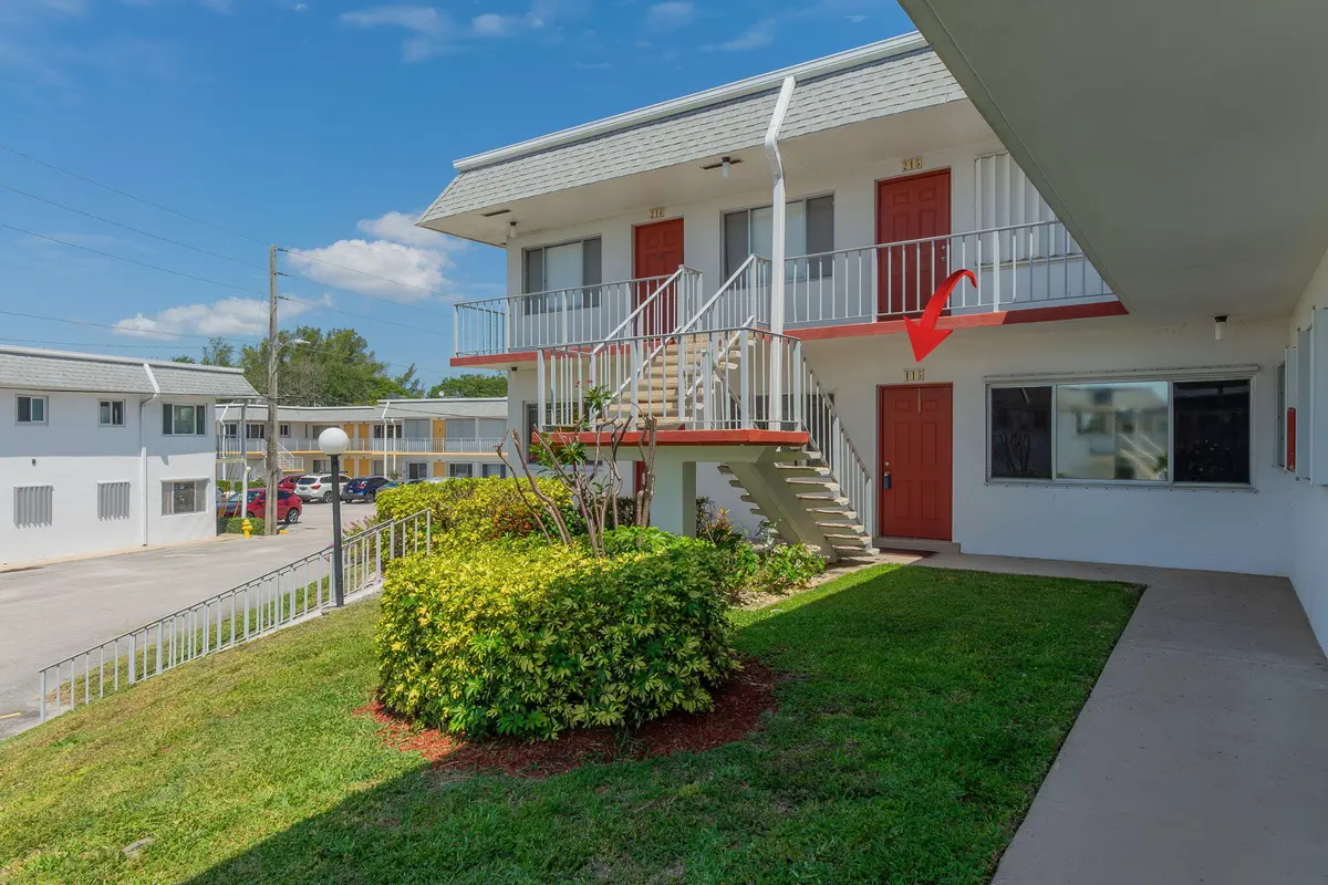 2-web-or-mls-DSC04005 at 3120 Cynthia Lane 115, Lake Worth Beach