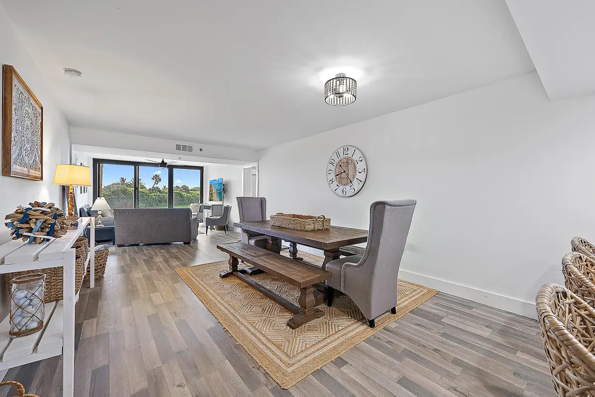 Dining at 101 S Seas Drive 105, Jupiter
