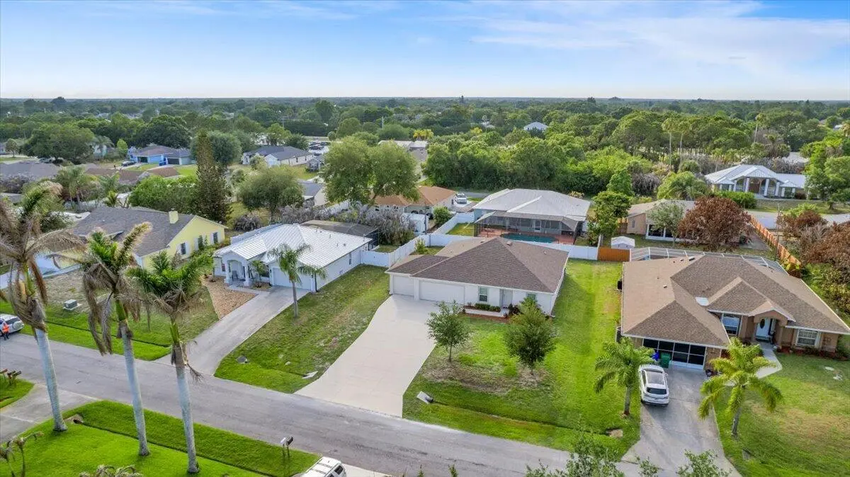 Home Sweet Home at 1043 Landsdowne Drive, Sebastian