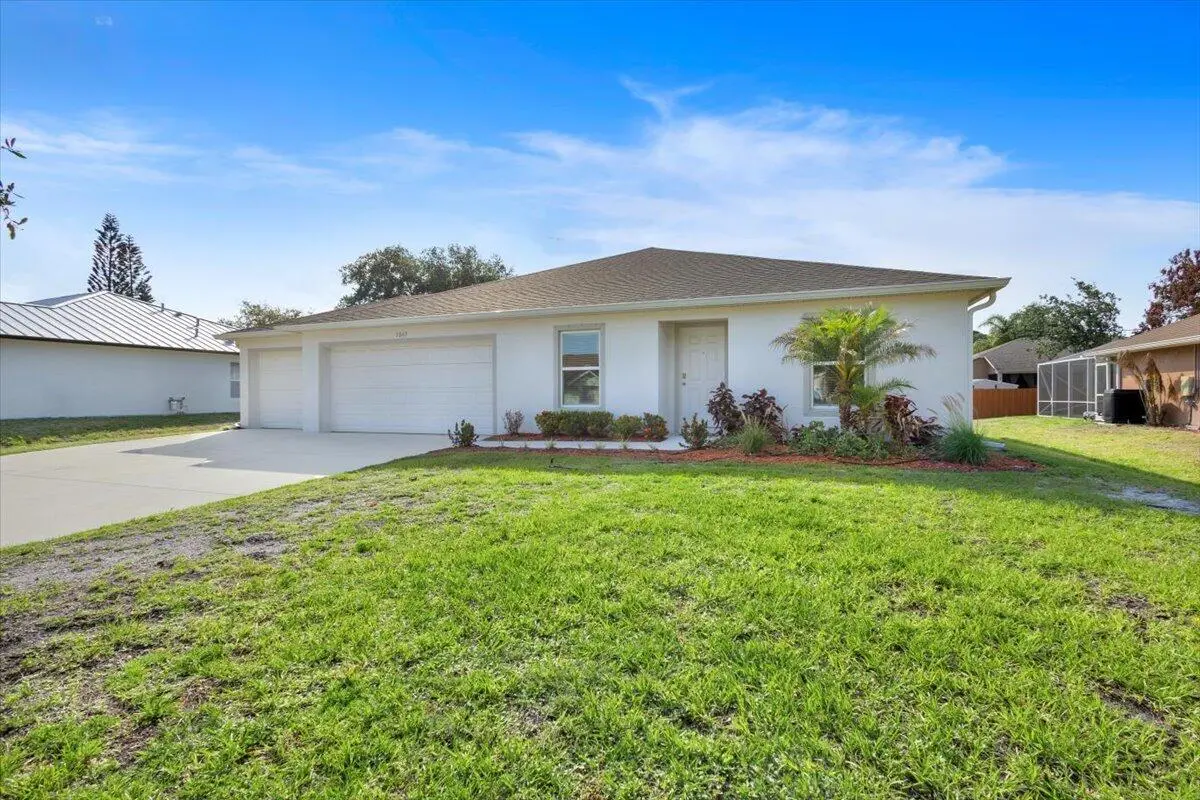 Home Sweet Home at 1043 Landsdowne Drive, Sebastian