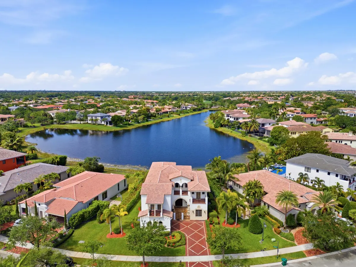 8289 Emerald Ave015 at 8289 Emerald Avenue, Parkland