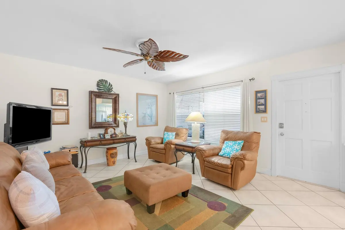 Photo 3 at 100 SE 6th Avenue 304, Pompano Beach