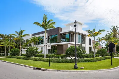 303 S Maya Palm Drive, Boca Raton – sold
