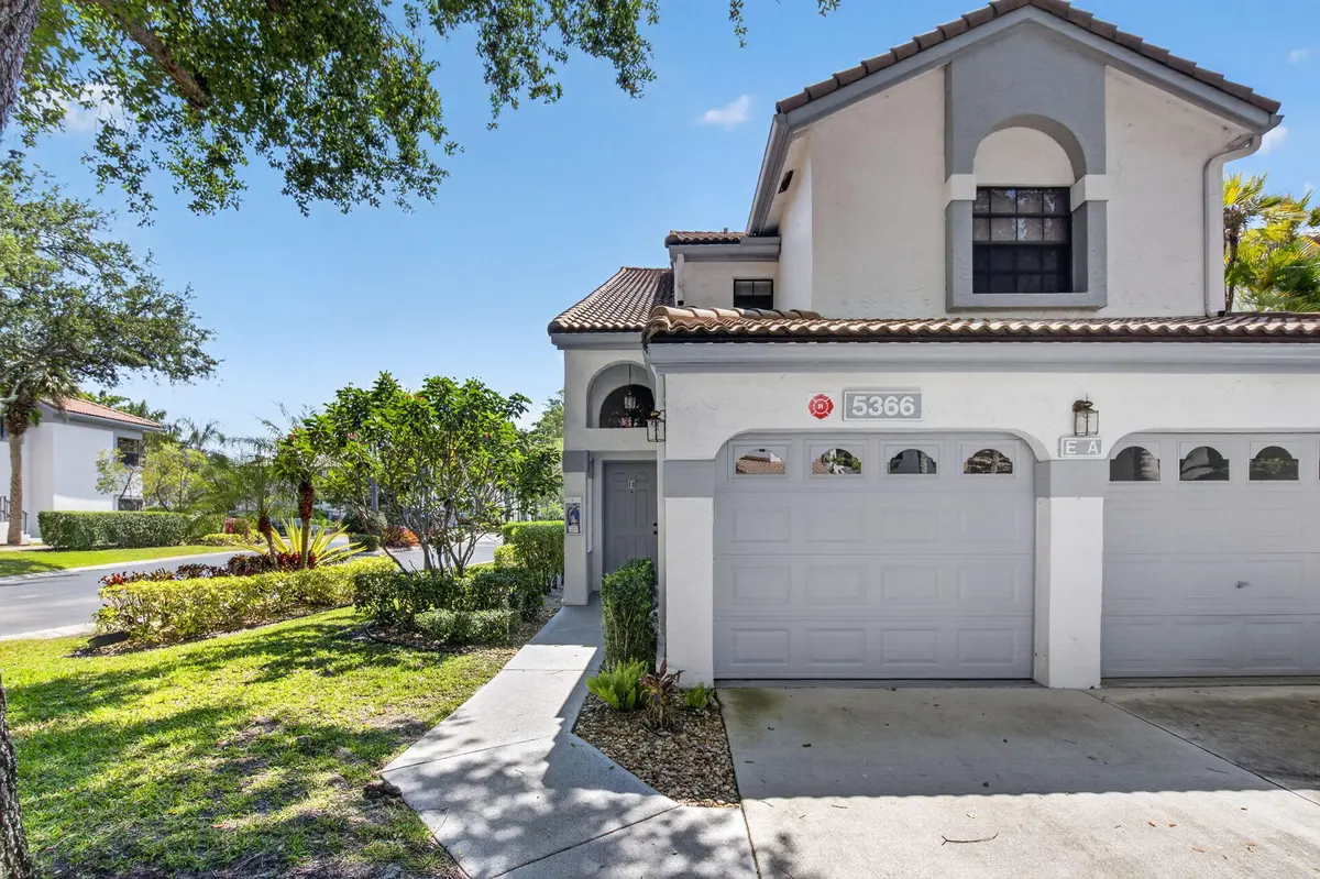 5366 Venetia Court, Apt. E at 5366 Venetia Court E, Boynton Beach